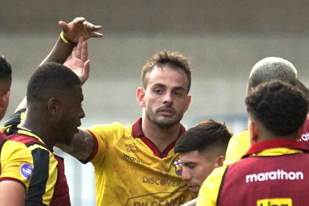 barcelona-aplasto-4-0-a-emelec-en-polemico-clasico-astillero.ecuador221.com_.ec_ Barcelona aplastó 4-0 a Emelec en polémico Clásico Astillero