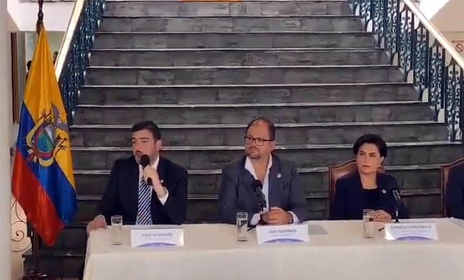 Luisa González se molestó con Aquiles Alvarez por el Cartel de los Soles