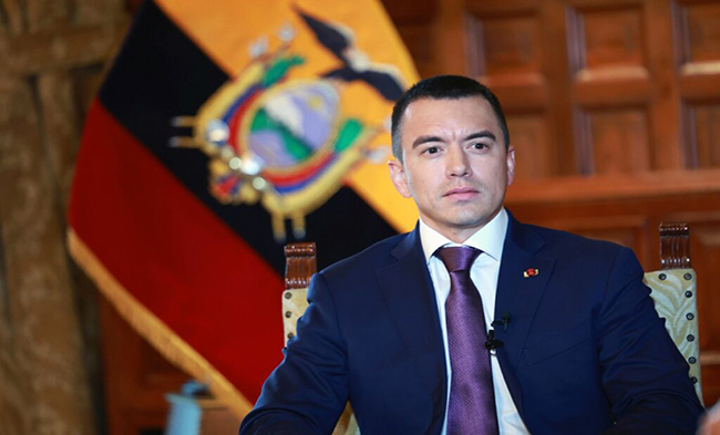 Noboa da nueva fecha del referéndum y ubicación de las bases extranjeras