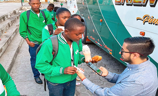 Pimampiro impulsa subsidio de transporte escolar para estudiantes rurales