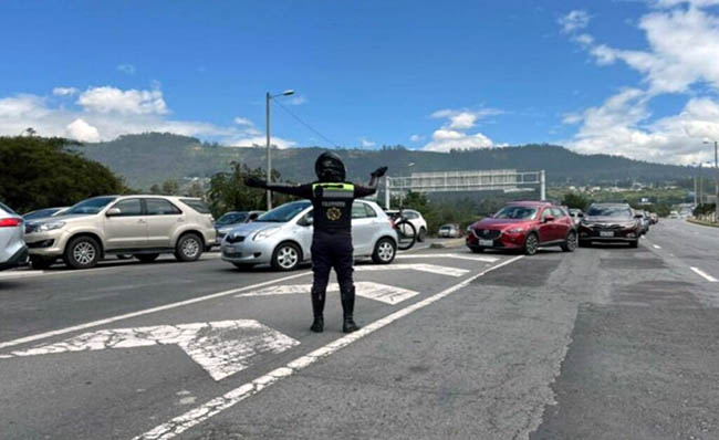 Tramo de la Ruta Viva de Quito cerrará durante cuatro días