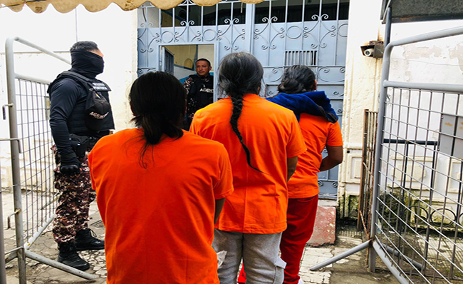 Tres de los procesados de los 12 de Otavalo llegaron hoy a Ibarra. Ellos son parte de la destrucción del cuartel de la Policía,