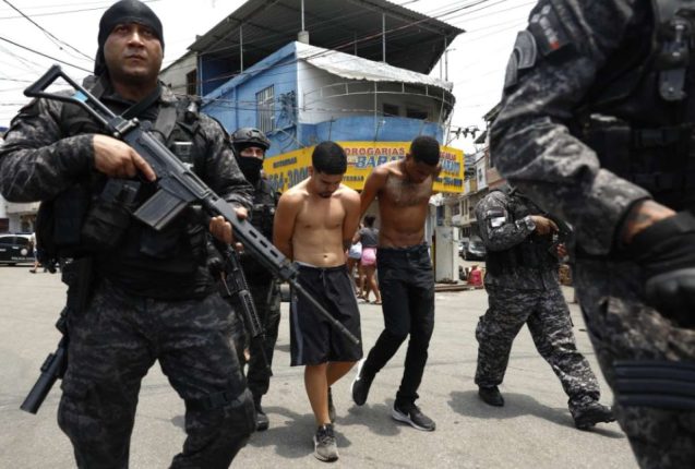 64 muertos y 81 detenidos en operativo contra narcos en Río de Janeiro