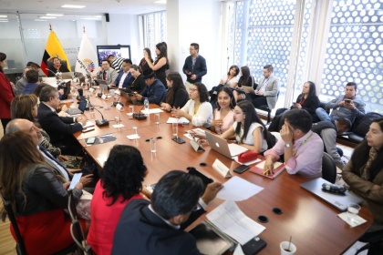 Comisión de Educación analiza hechos en Universidad Central