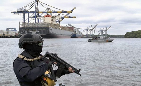 Ecuador intercepta embarcaciones con armas de fuego en altamar ...