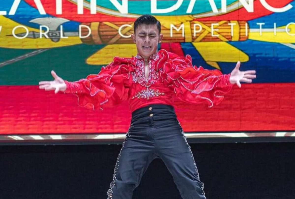 ecuador 221 ecuatoriano-matas-jimnez-conquista-el-mundial-de-salsa-en-per.ecuador221.com_.ec_ Ecuatoriano Matías Jiménez conquista el Mundial de Salsa en Perú
