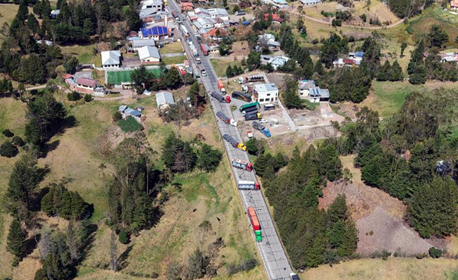 ffaa-alerta-riesgo-de-explosion-por-tanqueros-y-camiones-de-gas-atrapados-ecuador221.com_.ec_ FFAA alerta riesgo de explosión por tanqueros y camiones de gas atrapados