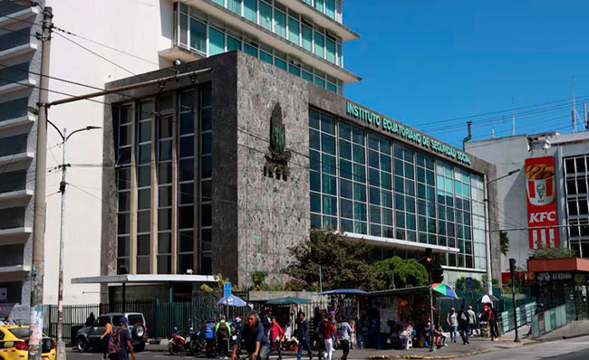 Jubilados del IESS también recibirán décimo tercer sueldo adelantado