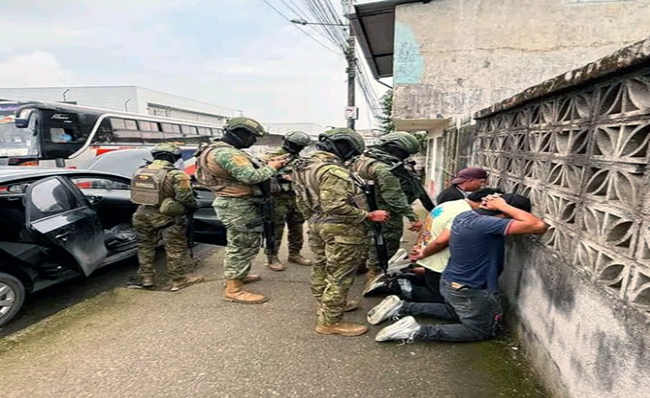 L𝗶𝗯𝗲𝗿𝗮n 𝗮 𝗱𝗼𝘀 𝘀𝗲𝗰𝘂𝗲𝘀𝘁𝗿𝗮𝗱𝗼𝘀 𝘆 𝗰𝗮𝗽𝘁𝘂𝗿𝗮n 𝗮 𝘁𝗿𝗲𝘀 𝗶𝗺𝗽𝗹𝗶𝗰𝗮𝗱𝗼𝘀