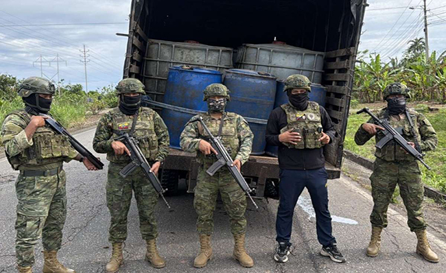 Militares decomisan 2500 galones de combustible en Sucumbíos