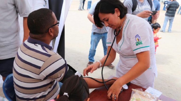 Noboa plantea que el IESS deje de brindar servicios de salud