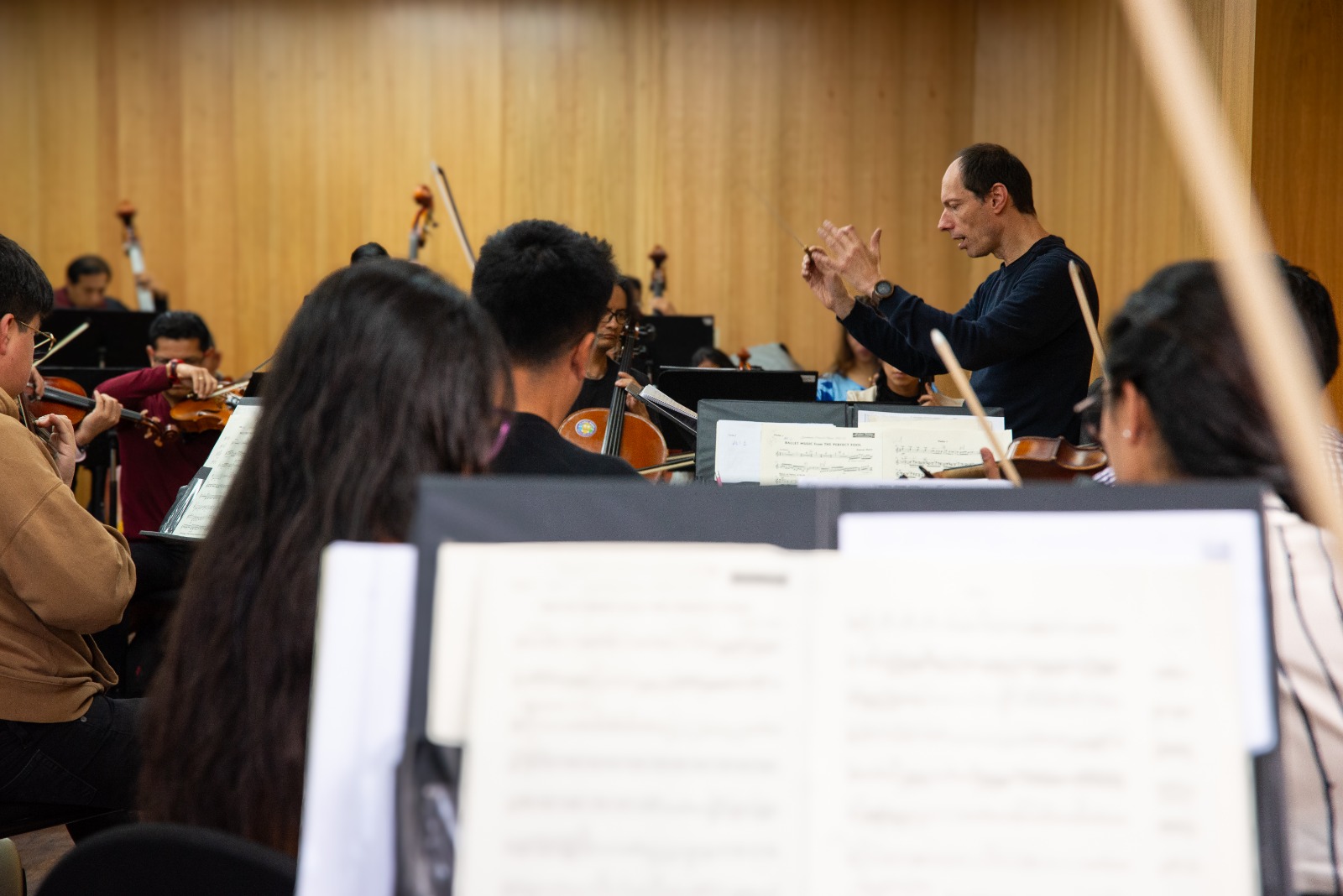 ecuador 221 orquesta-sinfnica-de-cuenca-estrena-obras-con-director-alemn.ecuador221.com_.ec_ Orquesta Sinfónica de Cuenca estrena obras con director alemán