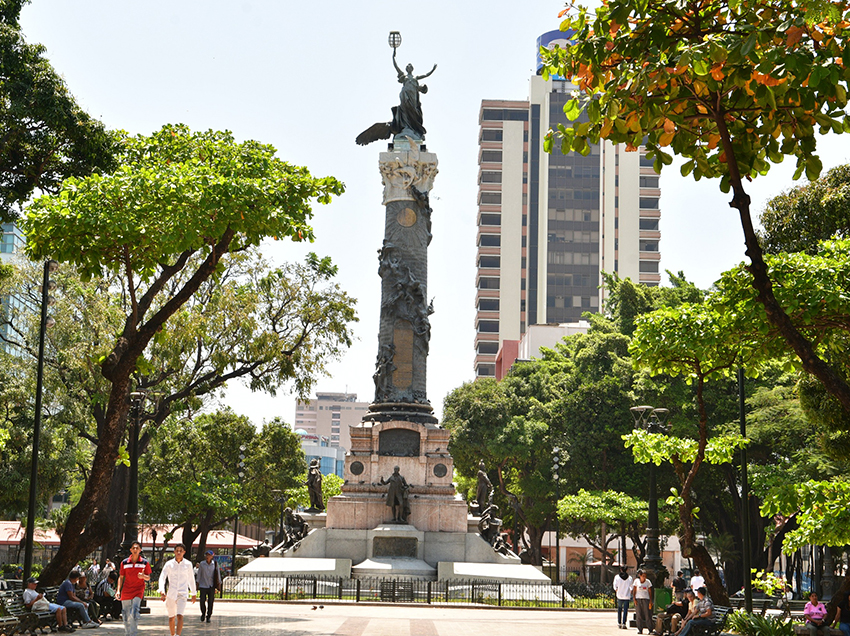 parque-centenario-el-espacio-donde-esta-la-historia-y-la-ciudad-ecuador221.com_.ec_ Parque Centenario, el espacio donde está la historia y la ciudad