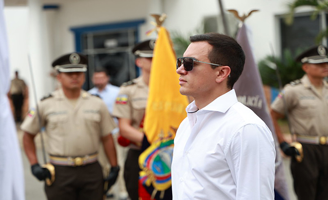 Por grave conmoción interna, Noboa restringe reuniones en 10 provincias