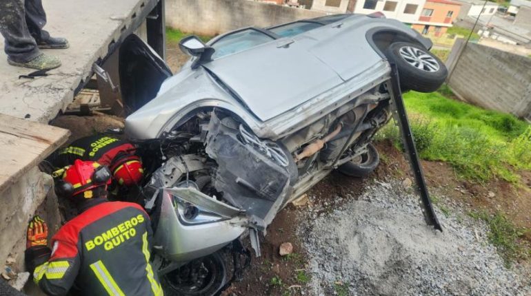 Accidente en Conocoto deja heridos y provoca cierre vial