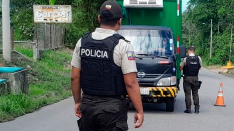 Cae red de policías que asesoraban a narcos y movían dinero