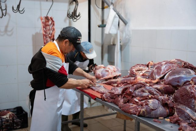 Cuenca entrega mejoras en cuartos fríos y lavaderos del 10 de Agosto