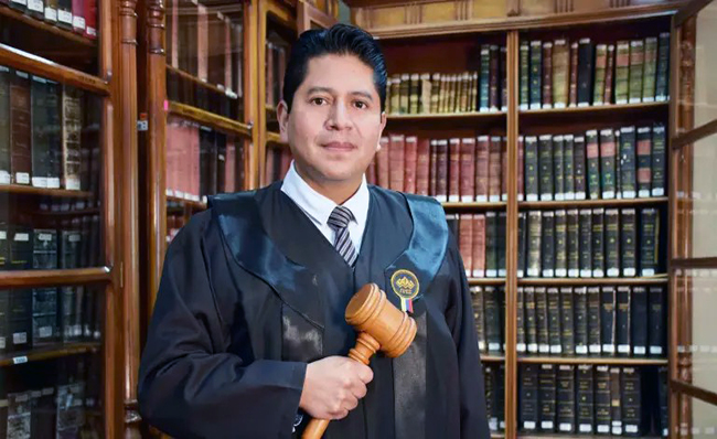 Destituyen a conjuez David Jacho por presunto acoso sexual