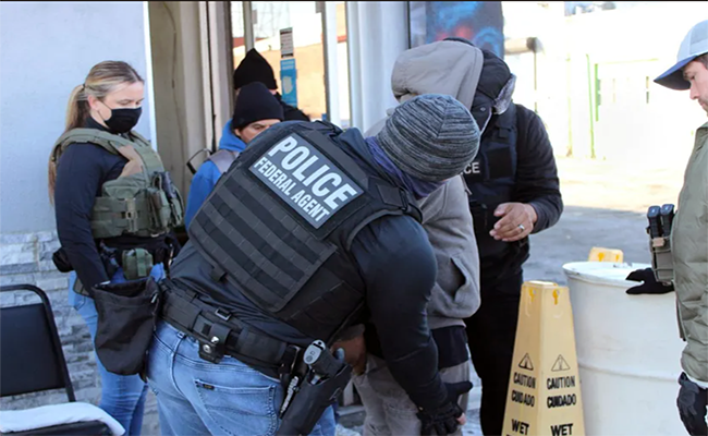 Ecuador acuerda recibir a migrantes solicitantes de asilo en Estados Unidos