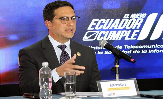 Ecuador recibirá USD 1500 millones por renovar concesión de telefonía móvil