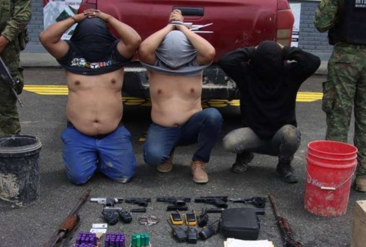 ecuador 221 ejrcito-destruye-11-campamentos-de-minera-ilegal-en-gualaquiza.ecuador221.com_.ec_ Ejército destruye 11 campamentos de minería ilegal en Gualaquiza