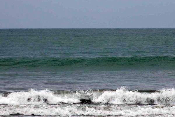 ecuador 221 en-esmeraldas-alertan-sobre-olas-de-mas-de-dos-metros-ecuador221.com_.ec_ En Esmeraldas alertan sobre olas de más de dos metros