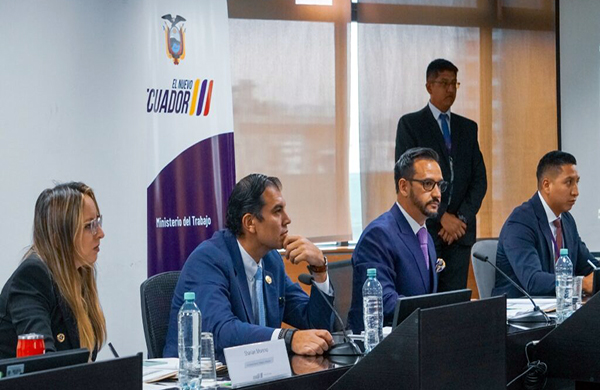 ecuador 221 gobierno-empleadores-y-trabajadores-definiran-el-salario-minimo-de-2026-ecuador221.com_.ec_ Gobierno, empleadores y trabajadores definirán el salario mínimo de 2026