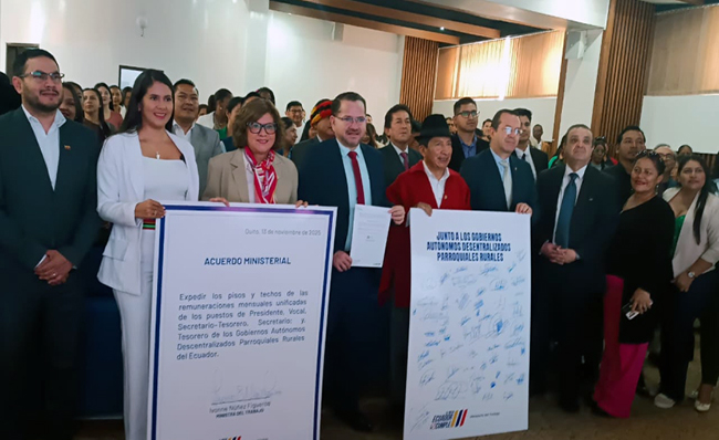 ecuador 221 gobierno-sube-salarios-a-trabajadores-de-los-gad-parroquiales-rurales-ecuador221.com_.ec_ Gobierno sube salarios a trabajadores de los GAD Parroquiales Rurales