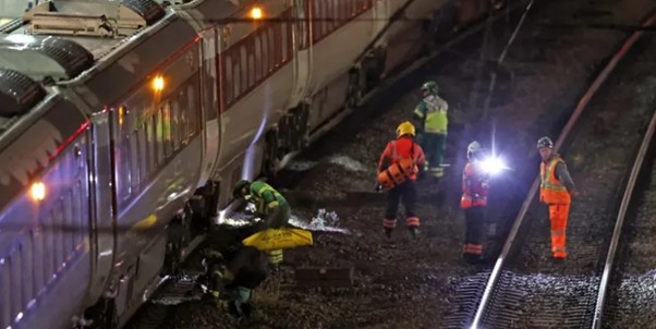 Hombre acusado de apuñalamiento múltiple en tren británico