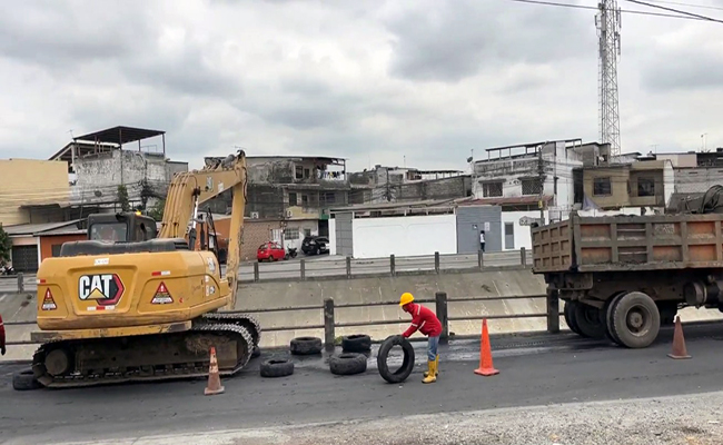 ecuador 221 interagua-ejecuta-mantenimiento-y-limpieza-de-canales-de-aguas-lluvias-ecuador221.com_.ec_ Interagua ejecuta mantenimiento y limpieza de canales de aguas lluvias