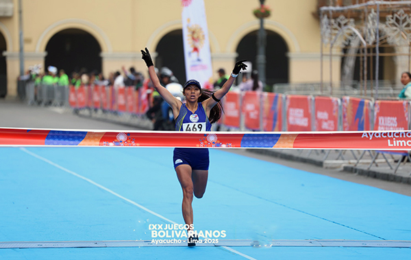 la-maratonista-silvia-ortiz-gano-medalla-de-oro-en-los-bolivarianos-ecuador221.com_.ec_ La maratonista Silvia Ortiz ganó medalla de oro en los Bolivarianos
