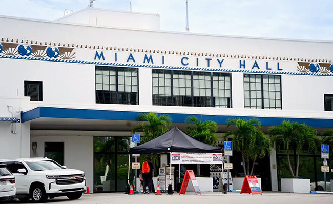 ecuador 221 miami-encara-una-renida-eleccion-por-la-alcaldia-y-escanos-en-la-comision-ecuador221.com_.ec_ Miami encara una reñida elección por la alcaldía y escaños en la Comisión