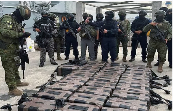 militares-hallan-cargamento-de-600-kilos-de-droga-en-pedernales-ecuador221.com_.ec_ Militares hallan cargamento de 600 kilos de cocaína en Pedernales