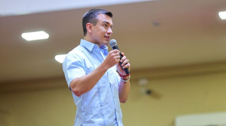 Noboa reorganiza Gabinete tras consulta y delega Salud a Pinto