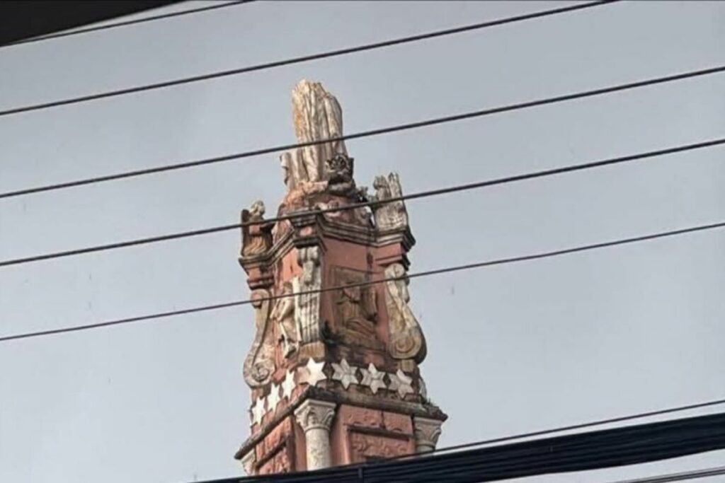 ecuador 221 rayo-destruye-parte-del-monumento-cristo-rey-nuevament.ecuador221.com_.ec_ Rayo destruye parte del monumento Cristo Rey nuevamente