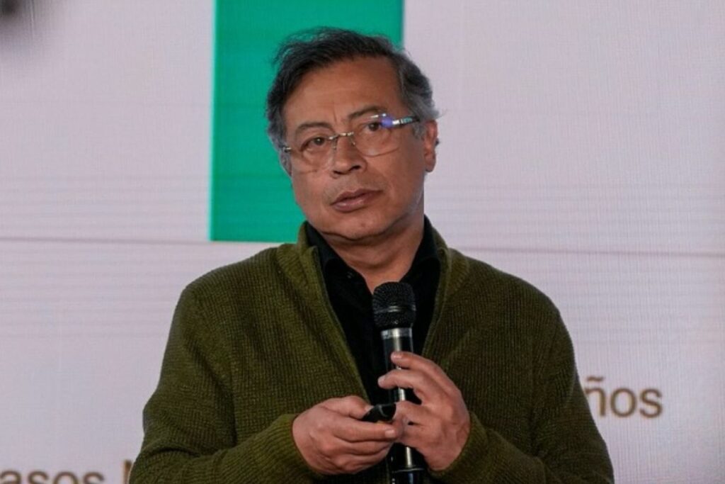 revelan-gastos-polemicos-de-petro-durante-viajes-oficiales.ecuador221.com_.ec_ Revelan gastos polémicos de Petro durante viajes oficiales