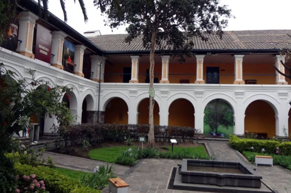 Arzobispo de Quito rechaza uso ofensivo de antigua capilla católica en el Museo de la Ciudad