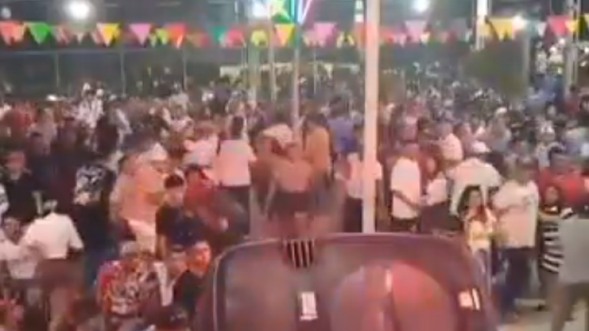 ataque-armado-irrumpe-fiesta-navidena-en-santa-lucia.ecuador221.com_.ec_ Ataque armado irrumpe fiesta navideña en Santa Lucía