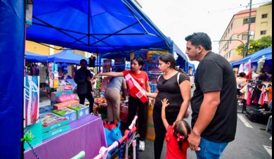 ecuador 221 corredores-navidenos-dinamizan-el-comercio-local-en-guayaquil.ecuador221.com_.ec_ Corredores navideños dinamizan el comercio local en Guayaquil