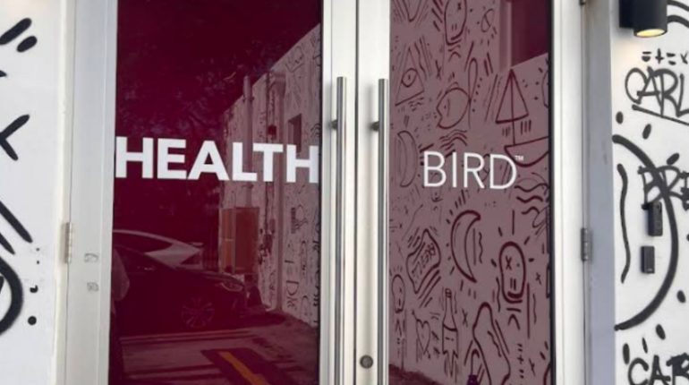 Correísmo judicializa acceso contrato HealthBird y ADN responde