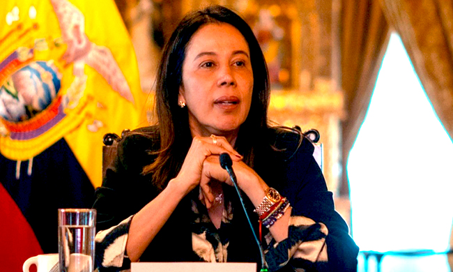 ecuador 221 cynthia-gellibert-asume-la-conduccion-de-adn-ecuador221.com_.ec- Cynthia Gellibert asume la conducción de ADN