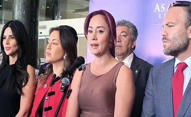 ecuador 221 el-toma-y-daca-entre-adn-y-la-rc5-ahora-toca-a-juan-gonzalez-ecuador221.com_.ec_ El toma y daca entre ADN y la RC5 ahora toca a Juan González