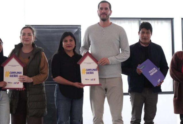 Gobierno entrega 117 viviendas sociales en Chimborazo