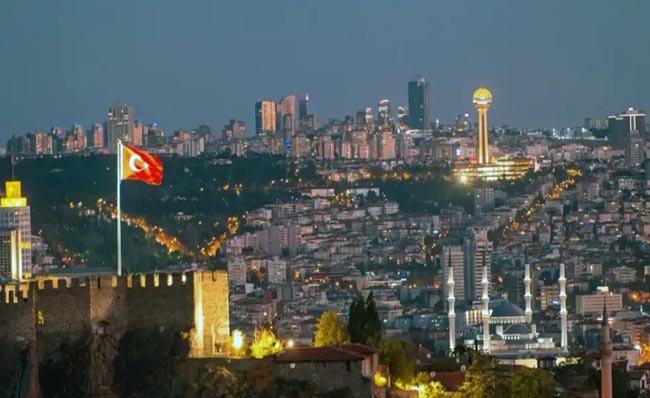 Grupo de profesionales de la CAN gana becas de estudios de posgrado