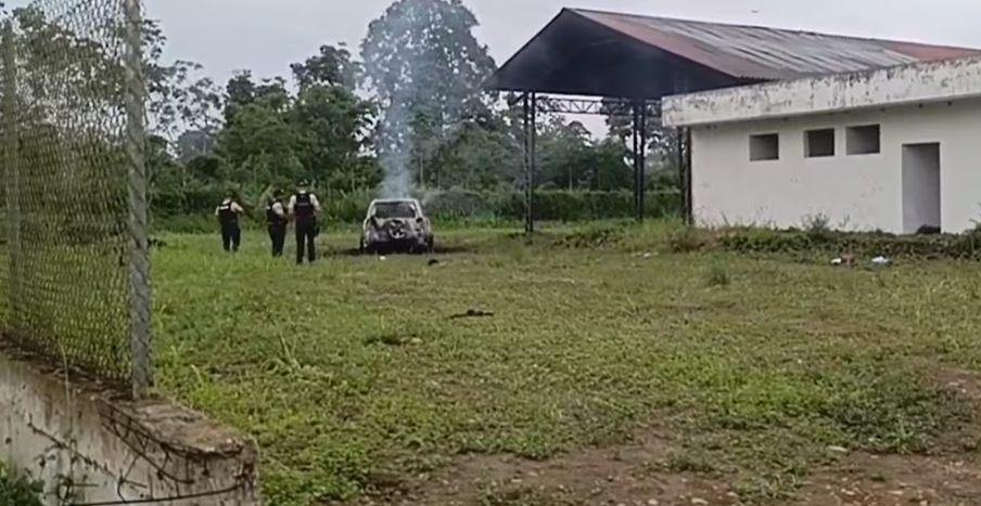 ecuador 221 hallan-restos-humanos-en-vehiculo-incendiado-en-ponce-enriquez.ecuador221.com_.ec_ Encuentran restos humanos en vehículo incendiado en Ponce Enríquez