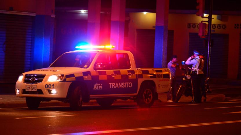 ecuador 221 interior-advierte-sanciones-por-uso-ilegal-de-balizas.ecuador221.com_.ec_ Ministro del Interior advierte sanciones por uso ilegal de balizas