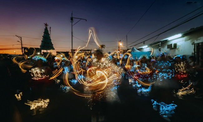 ecuador 221 la-playita-del-guasmo-disfruta-con-el-retorno-de-su-arbol-navideno-ecuador221.com_.ec_ La Playita del Guasmo disfruta con el retorno de su árbol navideño