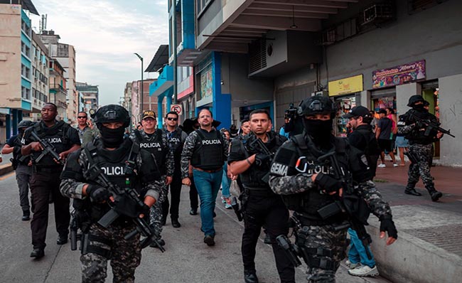 ecuador 221 la-policia-detiene-a-31-extranjeros-en-operativo-en-guayaquil-ecuador221.com_.ec_ La Policía detiene a 31 extranjeros en operativo en Guayaquil