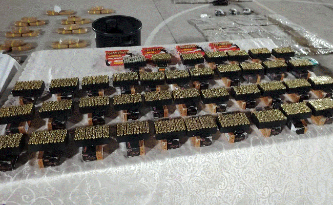 ecuador 221 policia-incauto-droga-armas-y-municiones-en-casa-de-manta-ecuador221.com_.ec_ Policía incautó droga, armas y municiones en casa de Manta