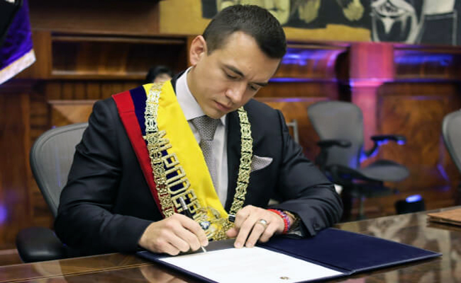 Presidente Noboa pide licencia del 1 al 18 de enero de 2026